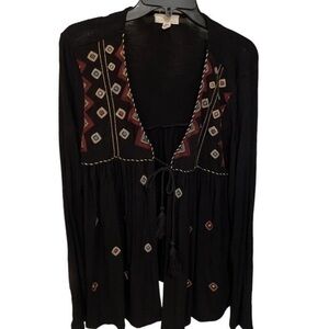Cupio Boho black embroidered open top in size large